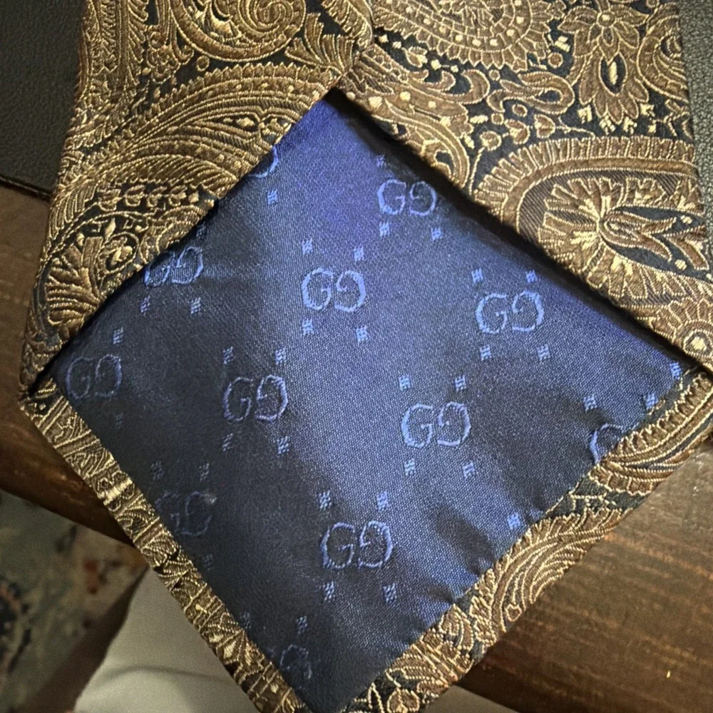 Gucci Vintage Brown And Navy Blue Silk Paisley Tie Made In Italy